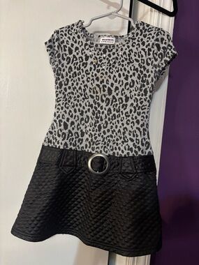 Blueberi Boulevard Girls' Black & Gray Leopard Quilted Stone Accent Belt Dress